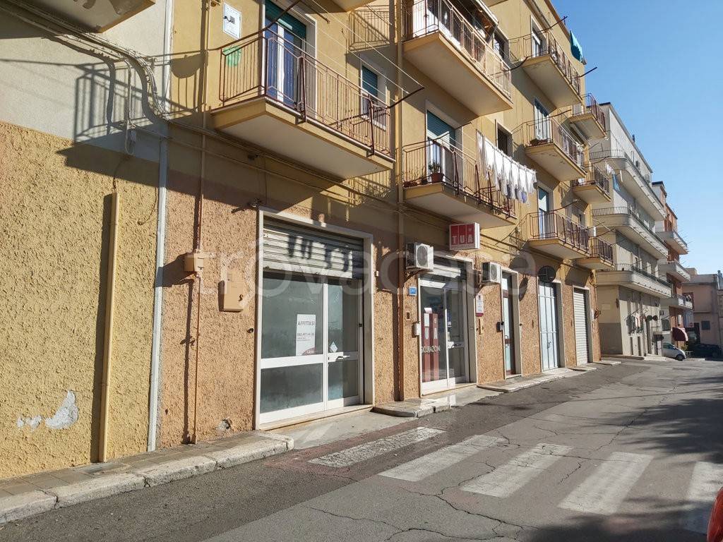 Magazzino in affitto a Noci via Tenente Raffaele Tinelli, 16