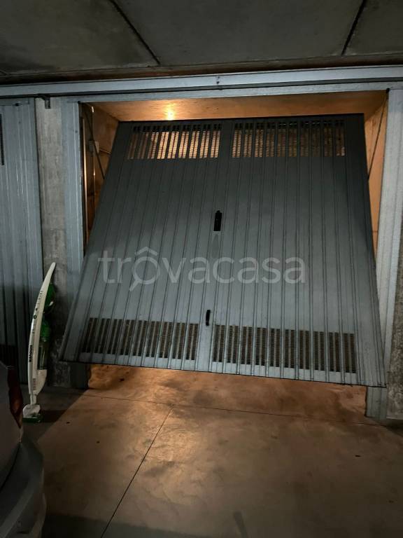 Garage in vendita a Cornate d'Adda via Circonvallazione, 36