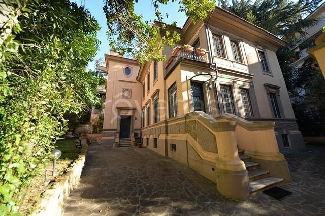 Casa Indipendente in vendita a Roma via Giuseppe Cuboni