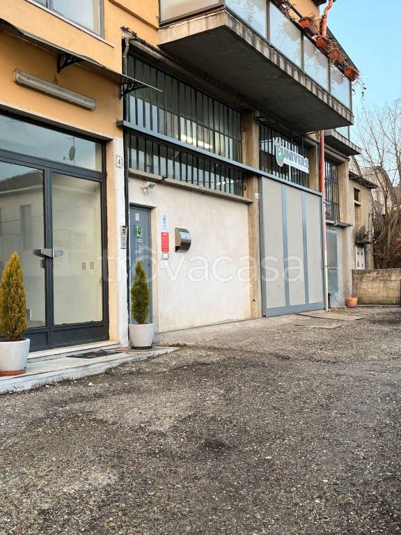 Capannone Industriale in vendita a Pavia strada Villa Serafina, 4