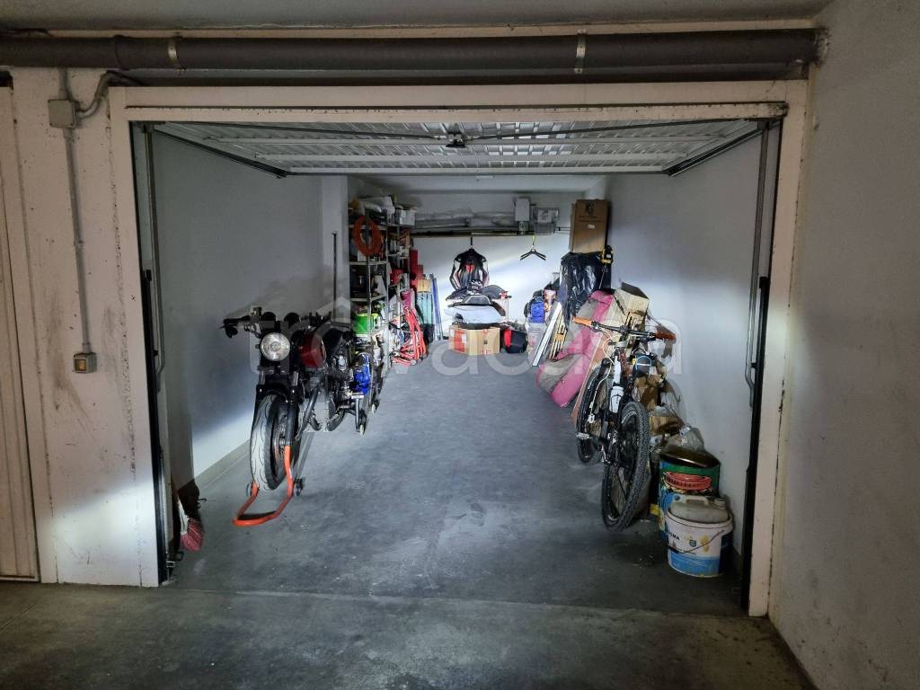 Garage in vendita a Montesilvano via Vestina, 379