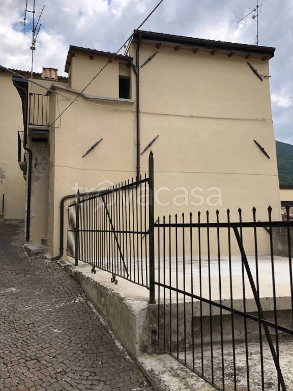 Appartamento in in vendita da privato a Pettorano sul Gizio via Piaia, 25