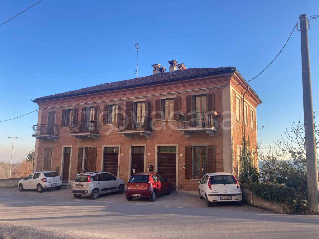 Casa Indipendente in vendita a Diano d'Alba via Umberto I, 77