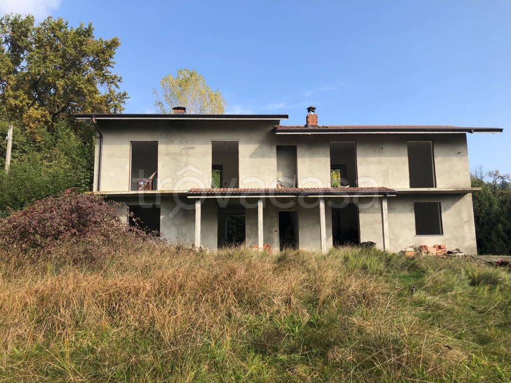 Villa Bifamiliare in vendita a Bagnolo Piemonte via Resiassa, 6