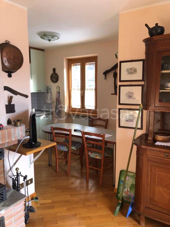 Appartamento in vendita a Selvino via Sant'Antonio