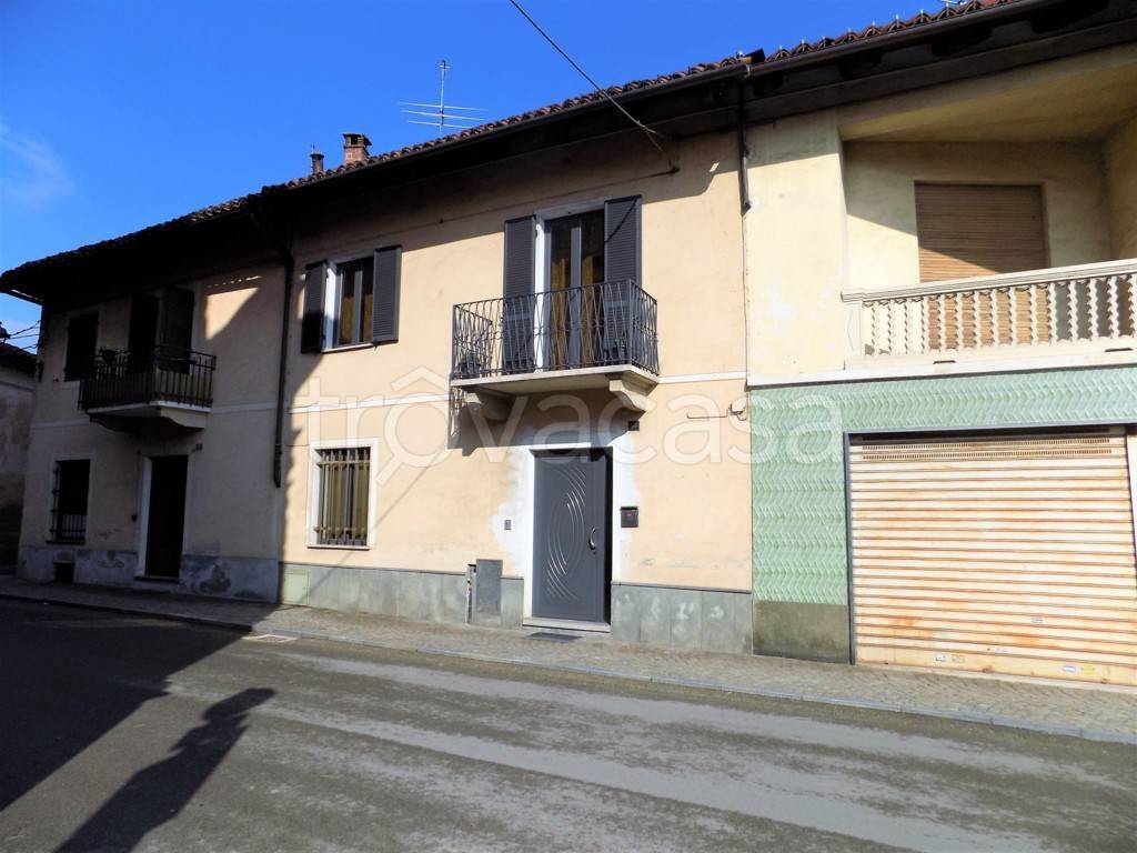 Casa Indipendente in vendita a Sommariva del Bosco via Camillo Benso di Cavour, 86