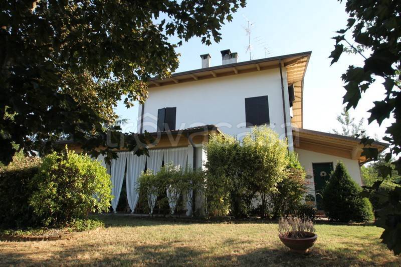 Villa in vendita a Valsamoggia via Aldo Moro, 323