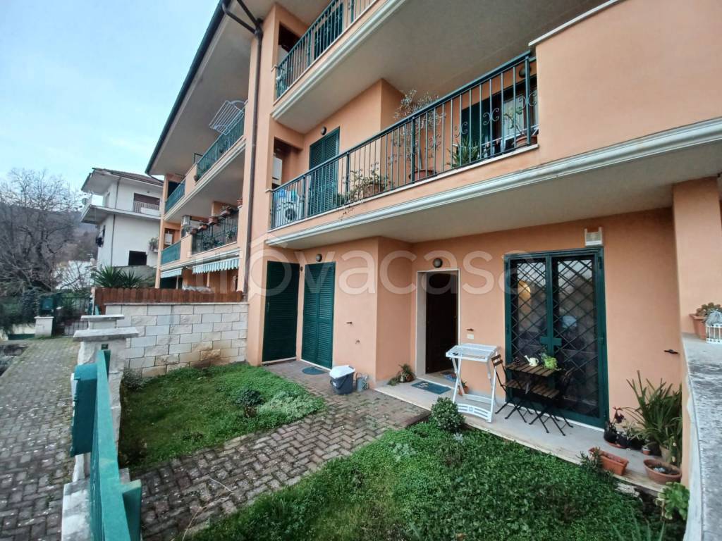 Appartamento in vendita a Monte Compatri via Saturnino Ciuffa