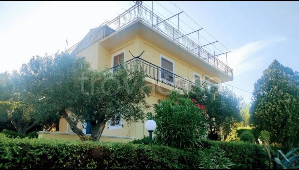 Villa in in vendita da privato a Isola di Capo Rizzuto strada Provinciale per Cannella
