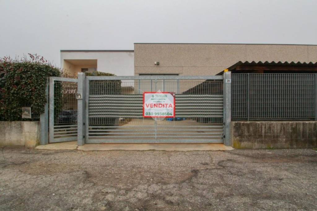 Capannone Industriale in vendita a Quinzano d'Oglio via Turati, 29