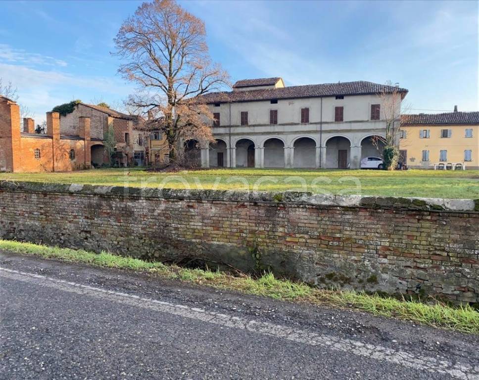 Casale in in vendita da privato a Gragnano Trebbiense località Belvedere