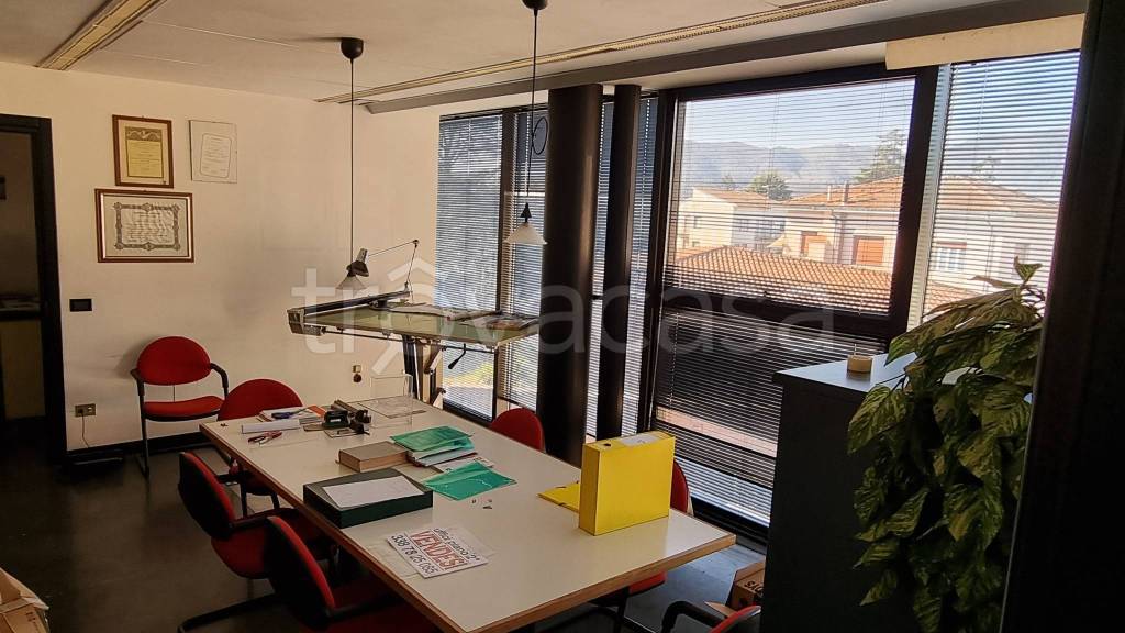 Ufficio in vendita a Lucca viale Giosuè Carducci, 67