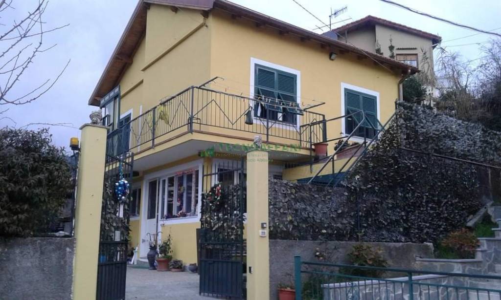 Villa in vendita a Stella località Rovieto Superiore
