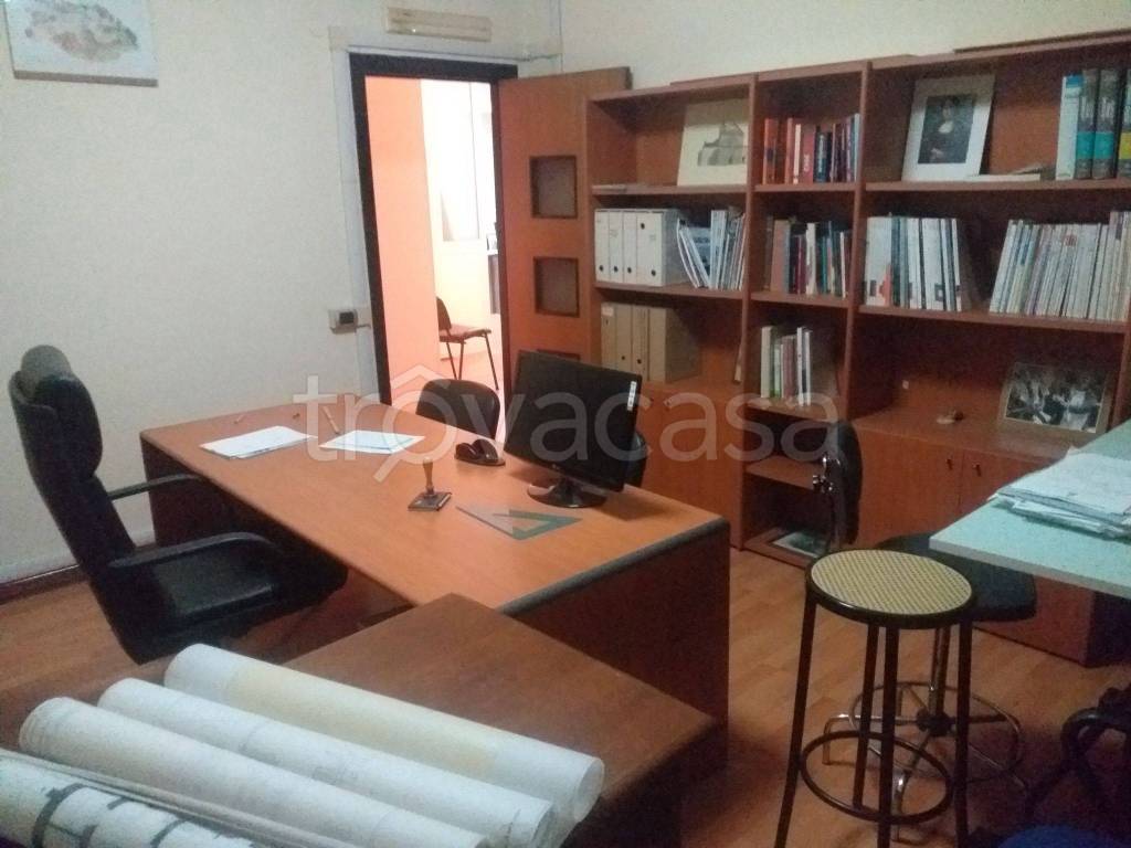 Ufficio in in affitto da privato a Battipaglia via Domodossola, 69