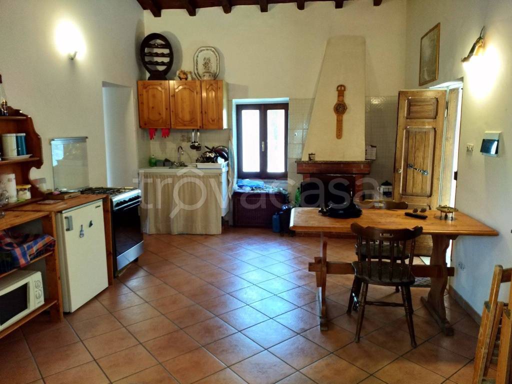 Appartamento in in vendita da privato a Rocca Santo Stefano via Circonvallazione del Monte, 28
