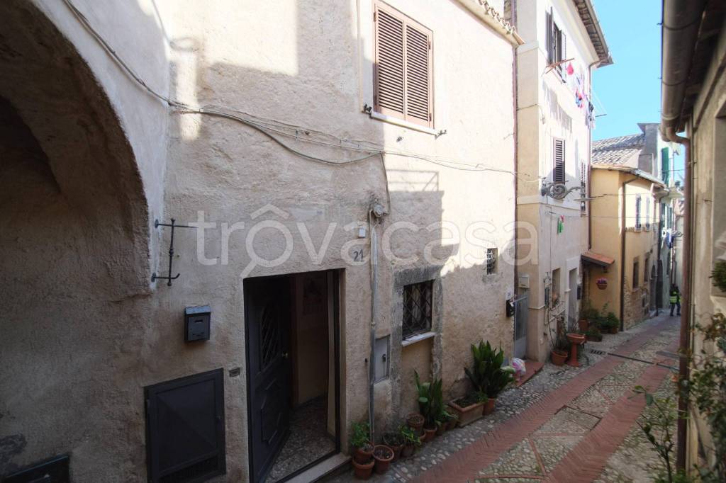 Casa Indipendente in vendita a Castelnuovo di Farfa via Guglielmo Marconi