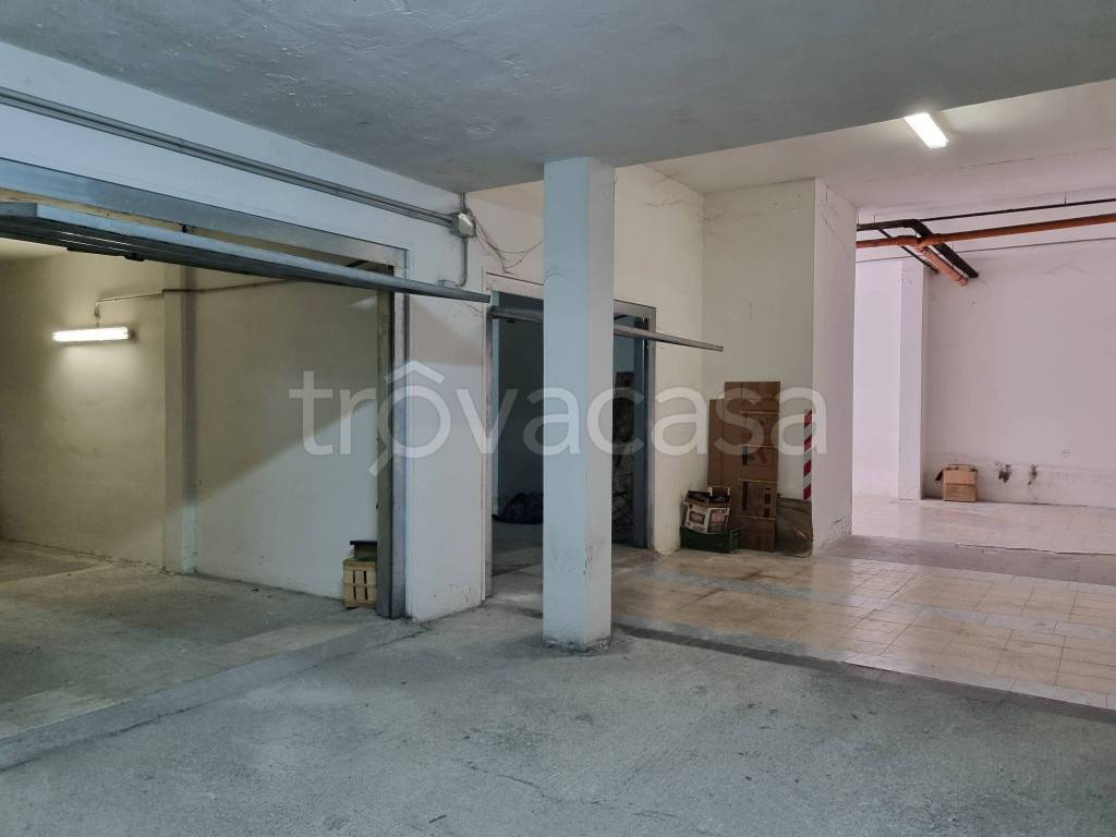Garage in vendita a Mesagne via Antonio Pacinotti, 52