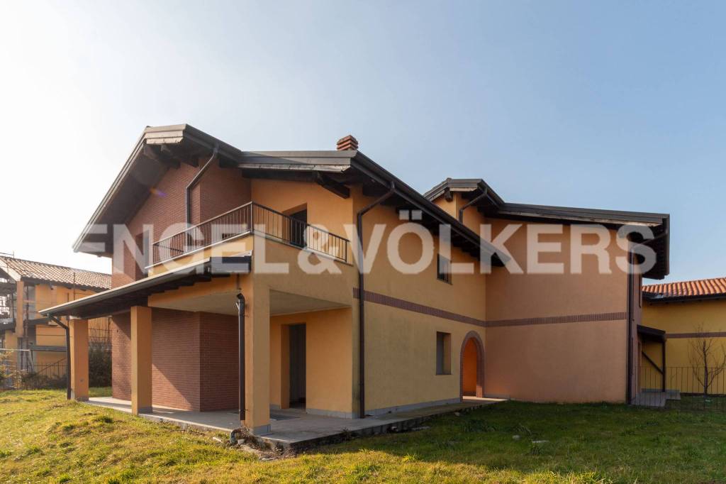 Villa Bifamiliare in vendita a Gornate Olona via Mastri Muratori