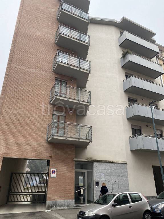 Casa Indipendente in vendita a Torino via Quinto Bevilacqua, 38