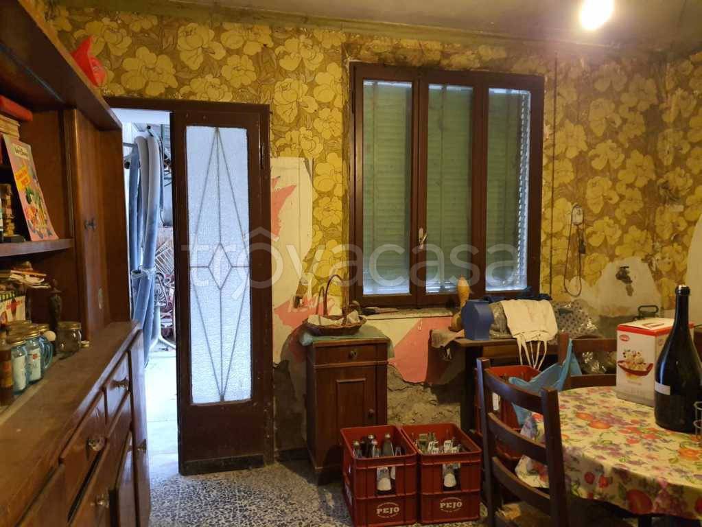 Casa Indipendente in vendita a Rivarolo del Re ed Uniti via Ferrante Aporti
