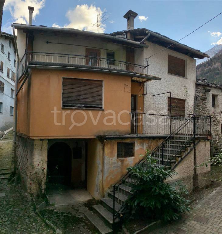 Casa Indipendente in in vendita da privato a Villa di Chiavenna via 4 Novembre