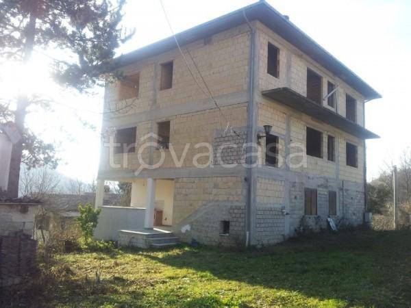 Villa Bifamiliare in in vendita da privato a Borgorose via Ara Vecchia, 6