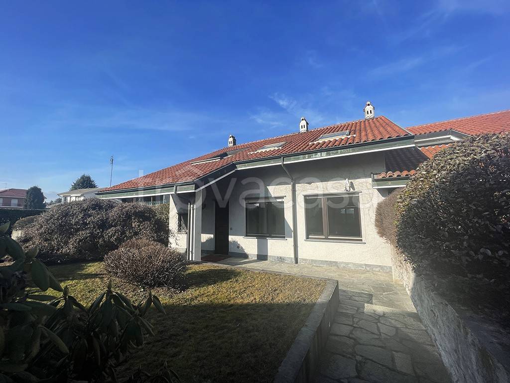 Villa in vendita a Rivarolo Canavese via Antonio Merlo, 46