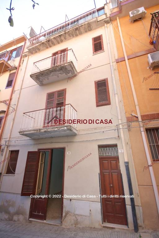 Casa Indipendente in vendita a Termini Imerese via Azzarello, 7