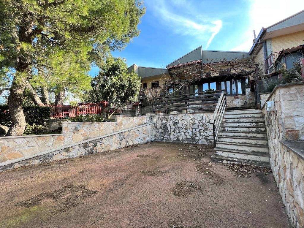 Villa a Schiera in vendita a Cassano delle Murge via Villaggio Lagobattaglia, 27