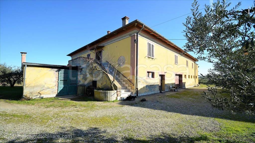Casale in vendita a Chianciano Terme via Della Valle