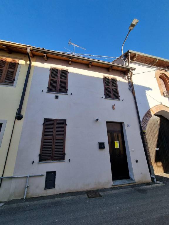 Casa Indipendente in vendita a Fontanetto Po via Guglielmo Marconi