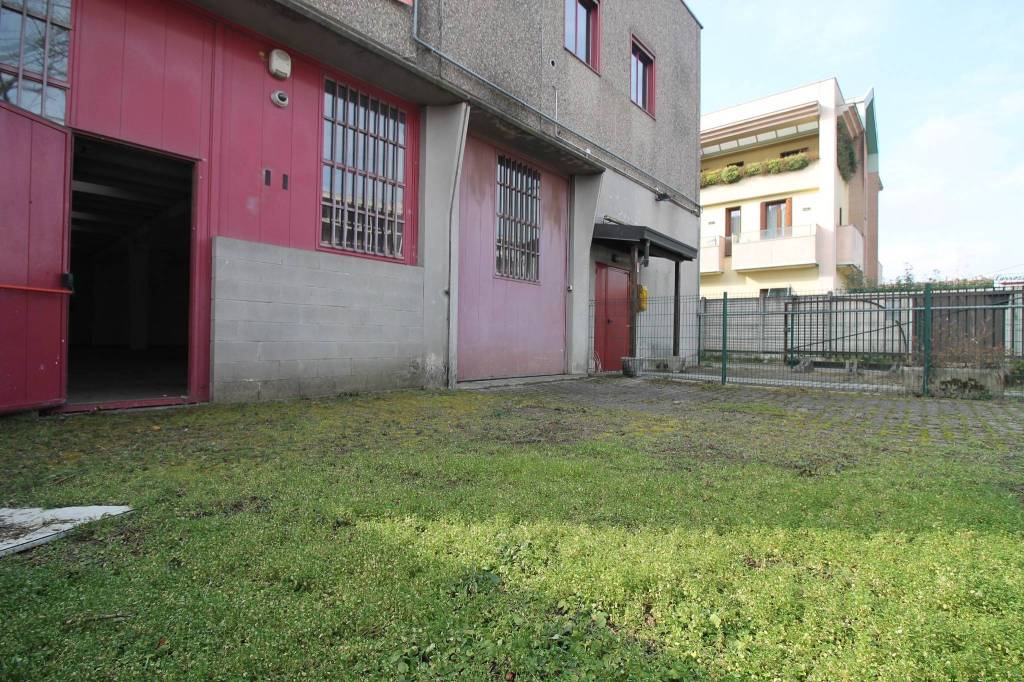 Capannone Industriale in vendita a Villasanta via Ettore Fieramosca, 2
