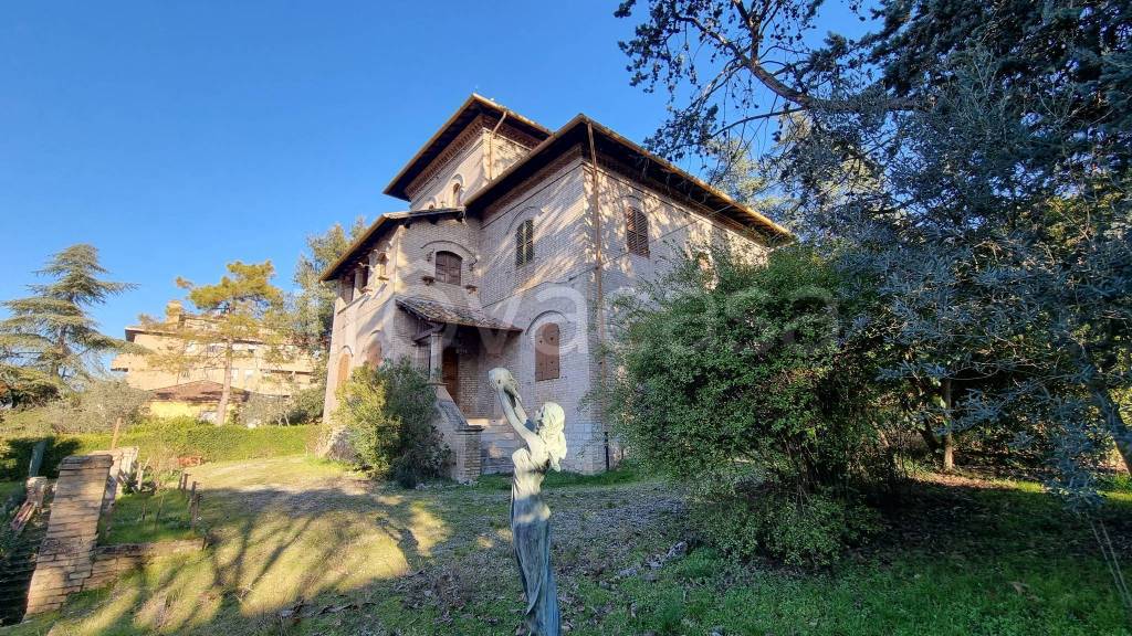Villa in vendita a Spoleto piazza della Vittoria, 25