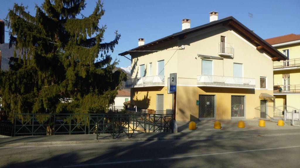 Casa Indipendente in vendita ad Avigliana corso Laghi, 240