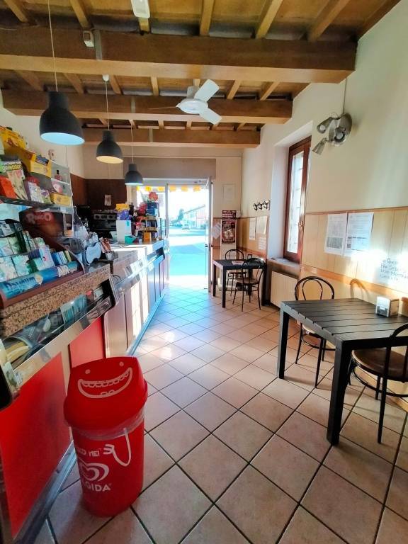 Bar in vendita a Secugnago via Vittorio Veneto, 61