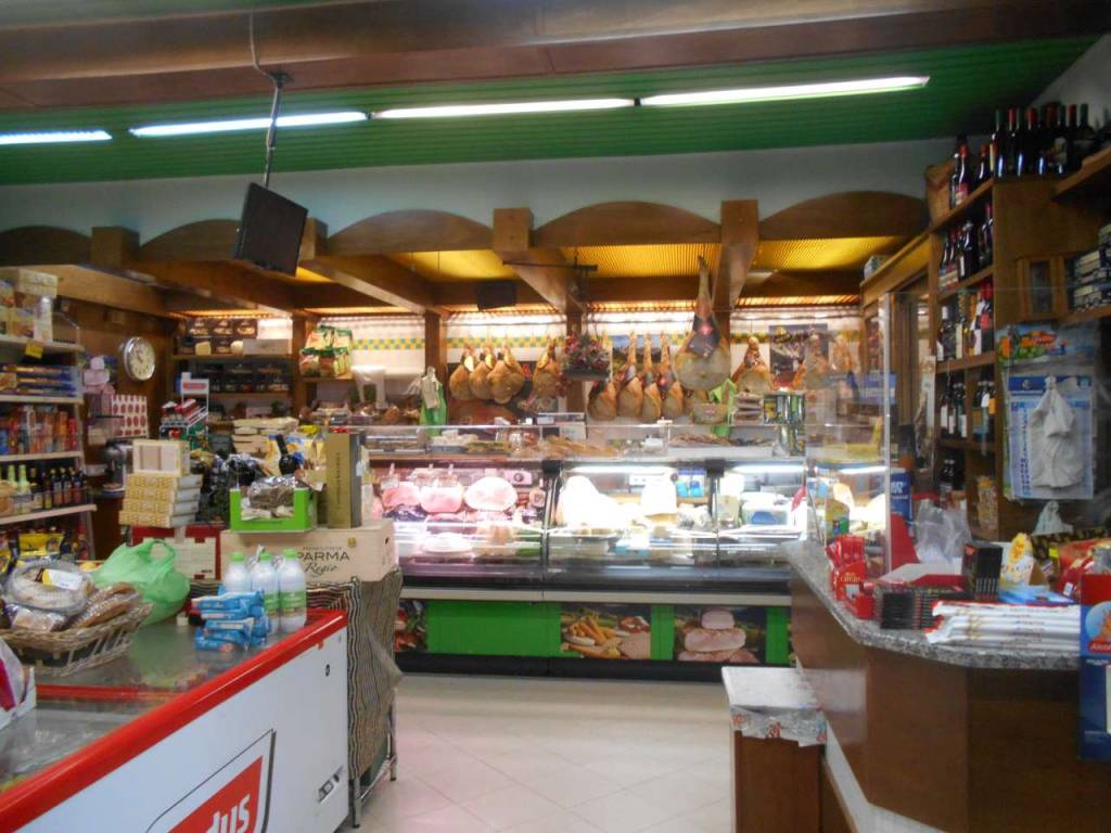 Negozio Alimentare in vendita ad Afragola corso Napoli