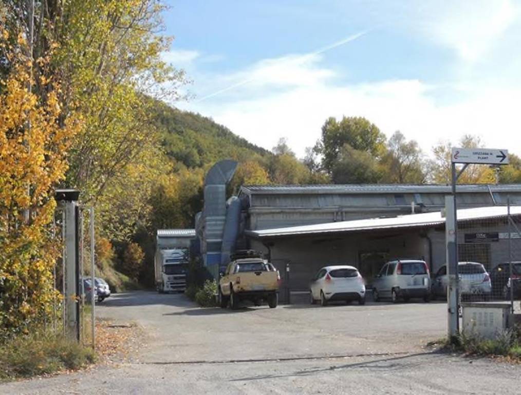 Capannone Industriale in vendita a Grizzana Morandi via Campiario,131