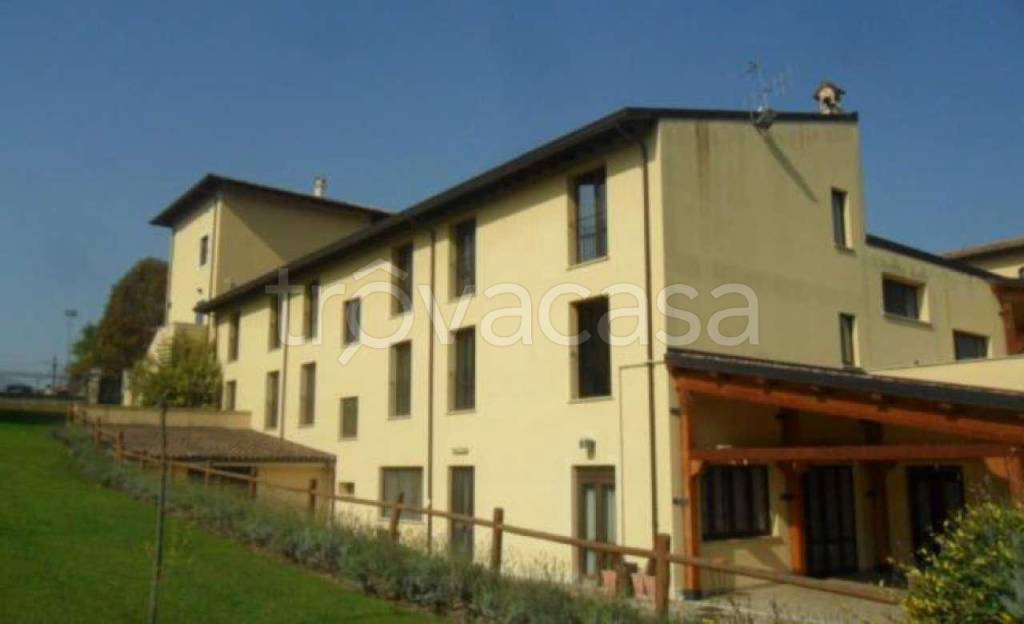 Albergo in vendita a Pratola Peligna via Villa Giovina 38
