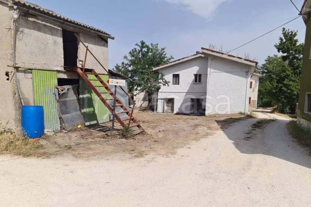 Casa Indipendente in in vendita da privato a Sarnano schito