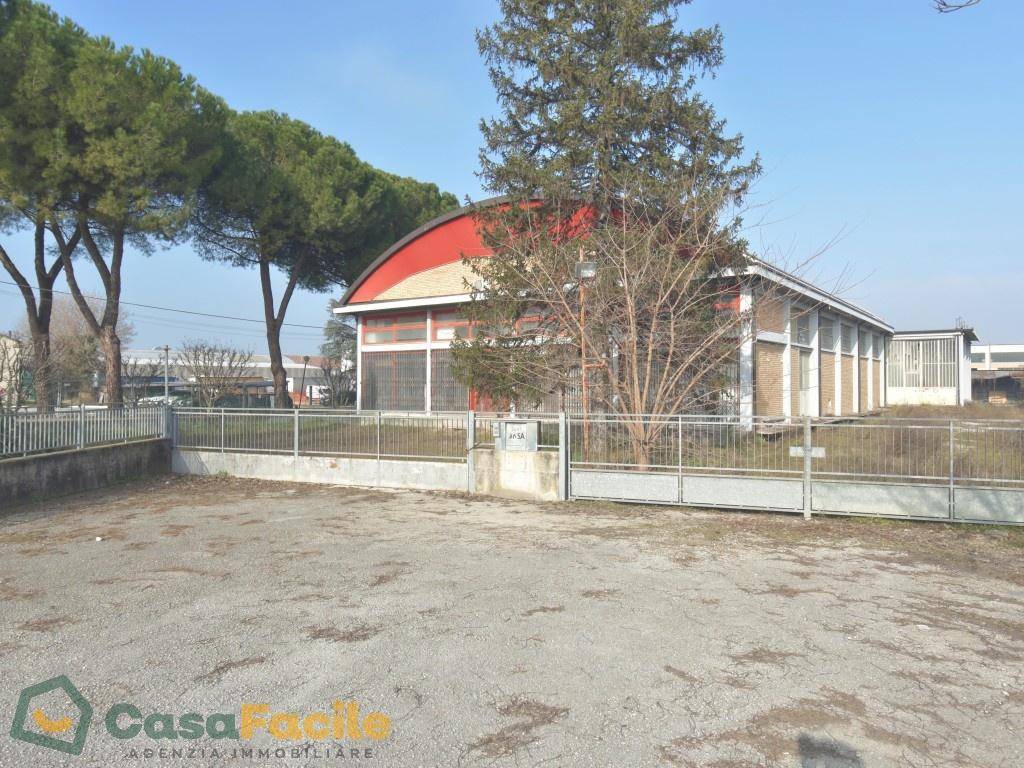 Capannone Industriale in vendita a Cesena via Cesenatico, 2685