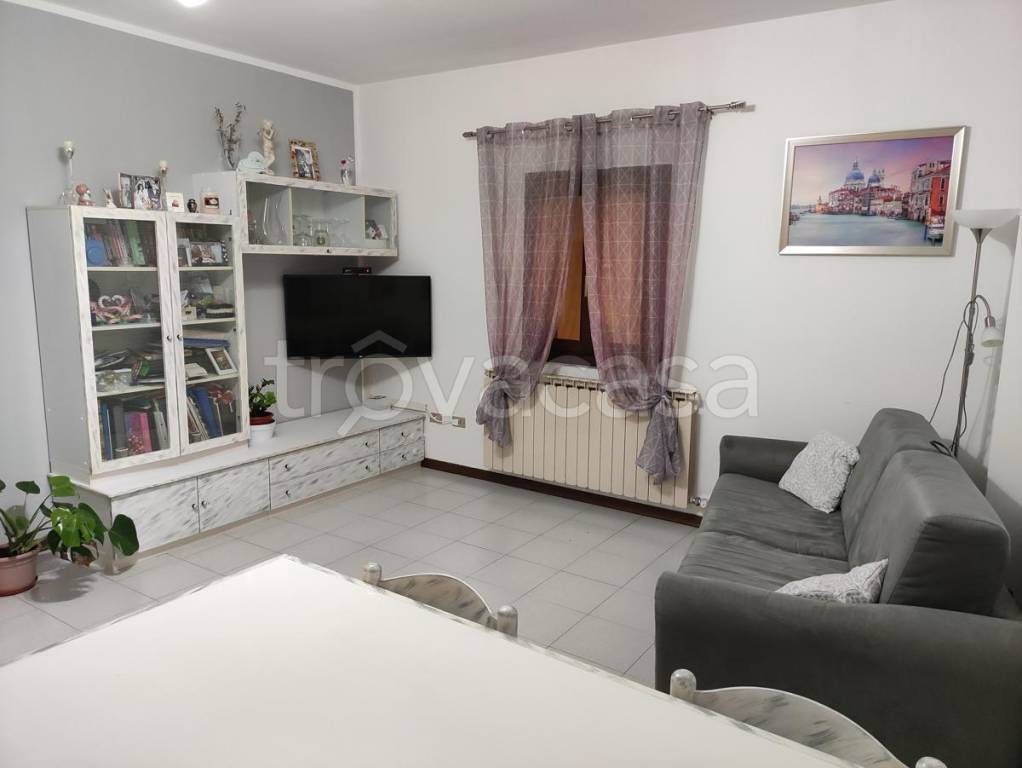 Appartamento in vendita ad Adria piazza Garibaldi, 0