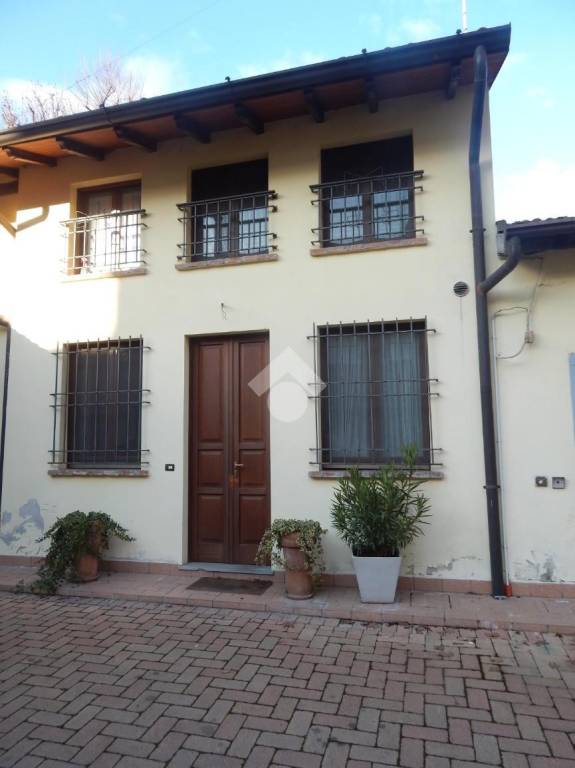 Casa Indipendente in vendita a Cremona via Platani, 18