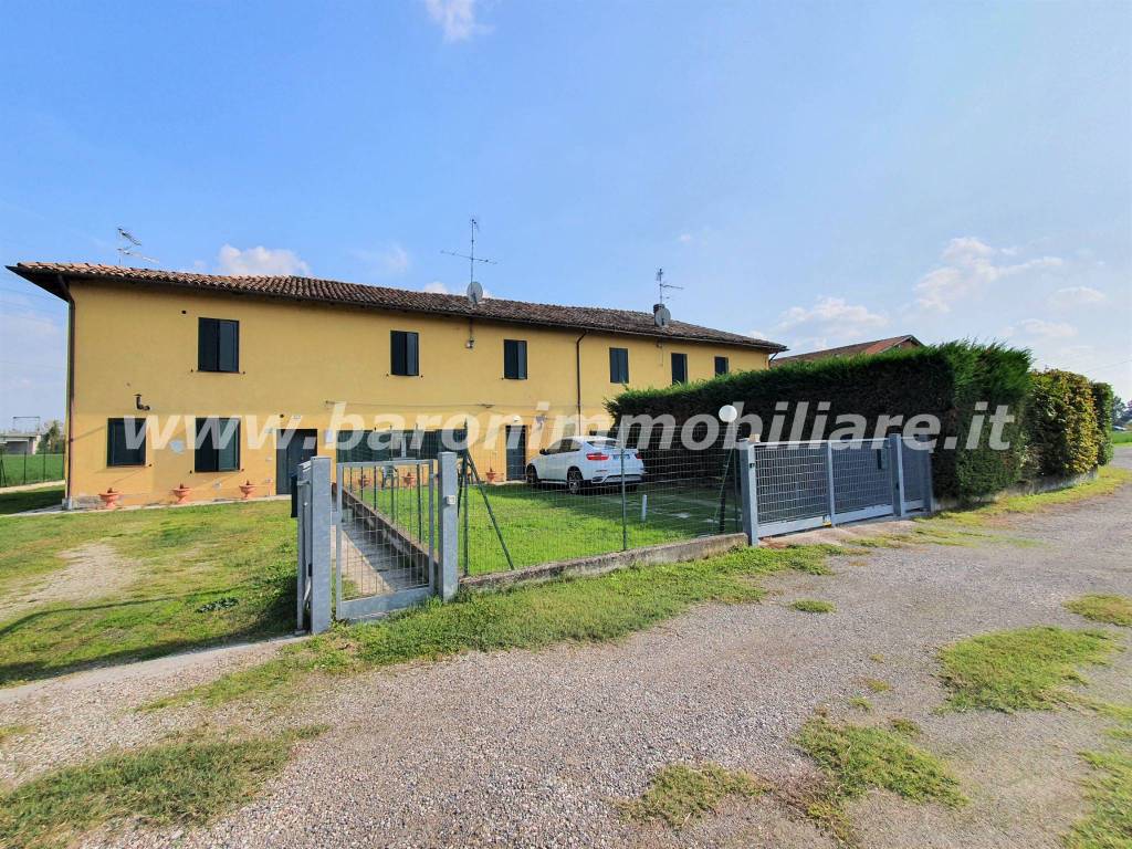 Villa a Schiera in vendita ad Anzola dell'Emilia via Persiceto, 9