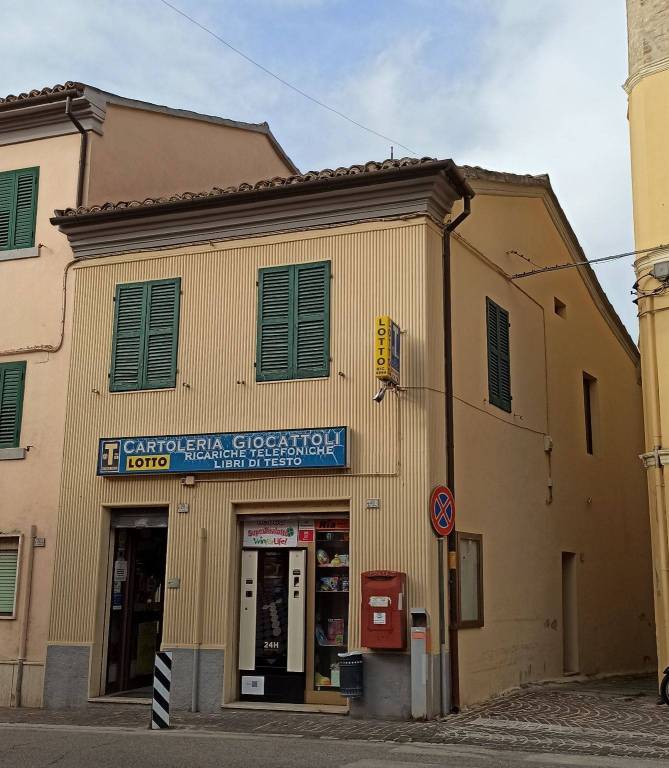 Tabaccheria in in vendita da privato a Osimo via Trento, 26