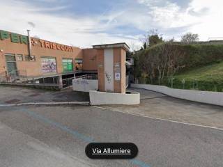 Garage in vendita a Roma via Allumiere, 30