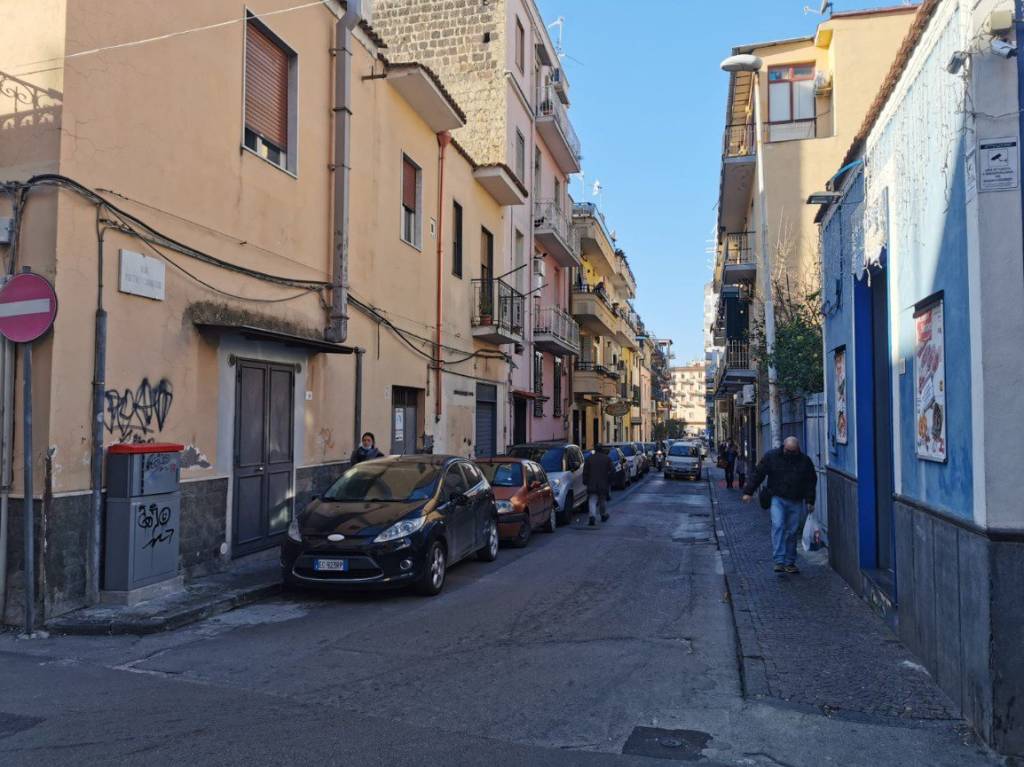 Negozio in affitto a Castellammare di Stabia via Pietro Carrese, 42