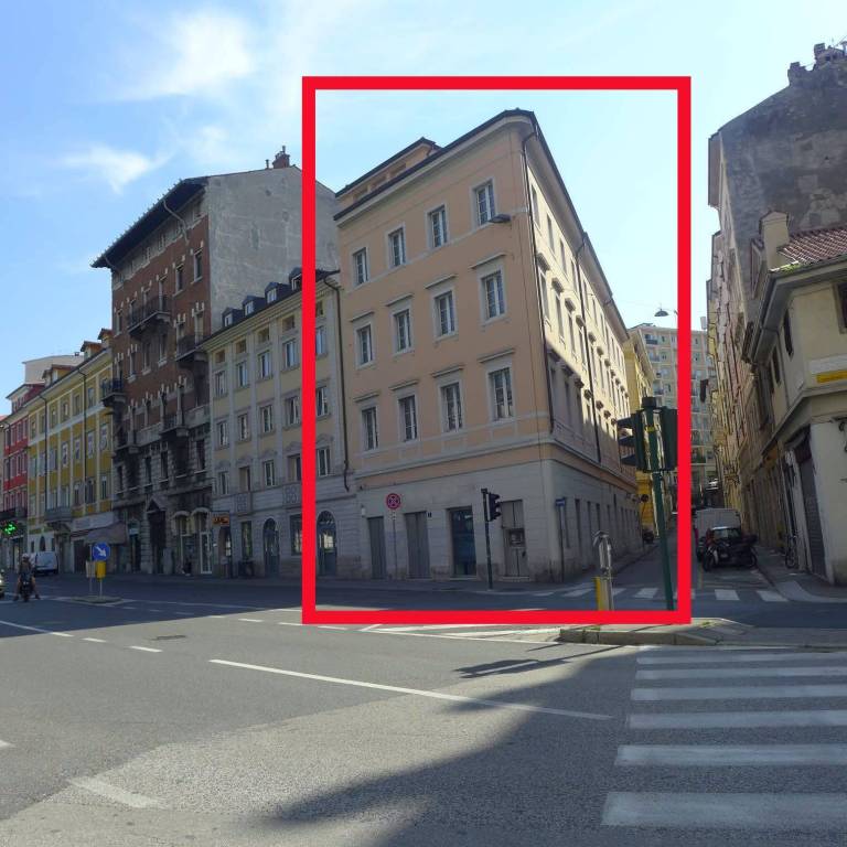 Negozio in in affitto da privato a Trieste piazza Giuseppe Garibaldi, 1