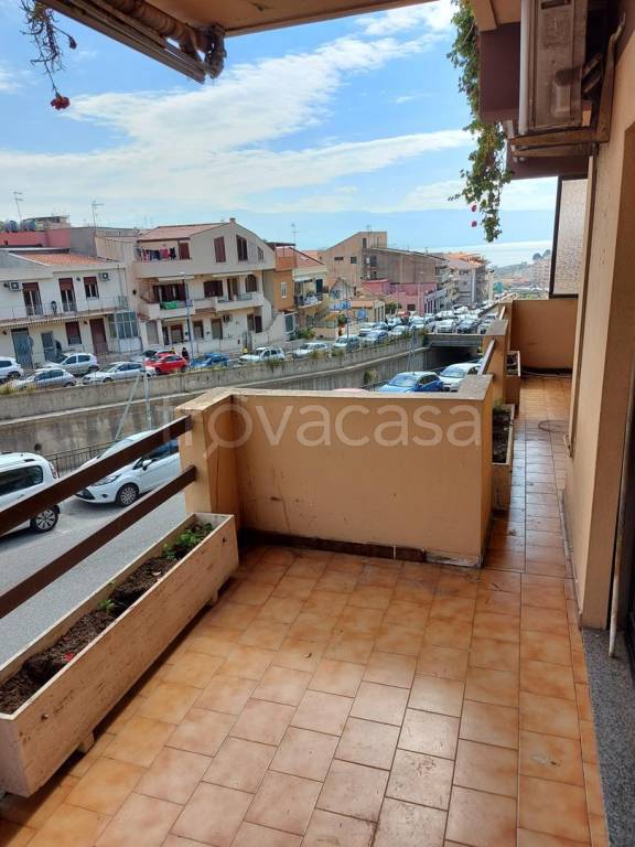 Appartamento in vendita a Messina viale Annunziata,109