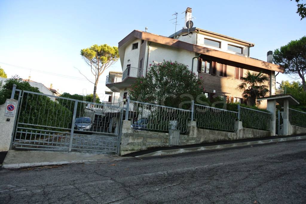 Villa Bifamiliare in in vendita da privato a Montemarciano via delle Betulle, 6