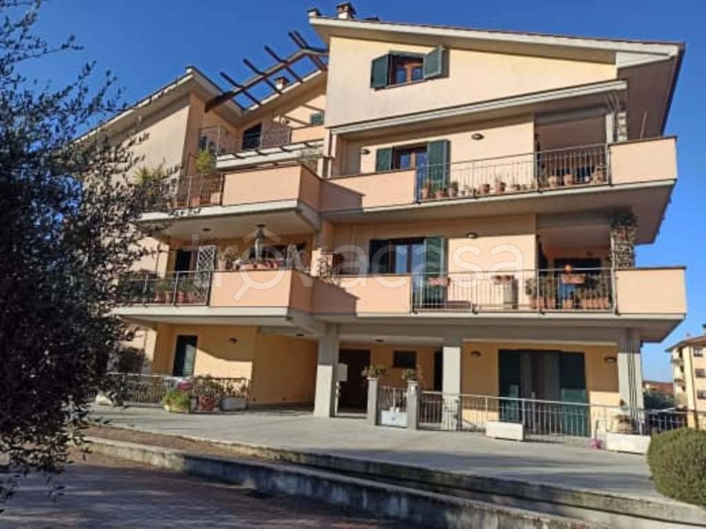 Appartamento in vendita a Castiglione del Lago via Giosuè Carducci